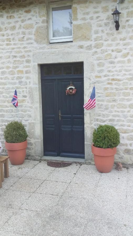 Chambre De Rose - Le Refuge Des Parachutistes - En Bordure Du Marais Neuville-au-Plain Exterior foto